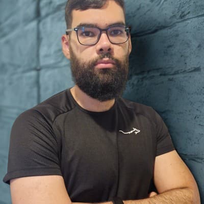 Lucas Medeiros, apresentador do Cosmovisão Podcast
